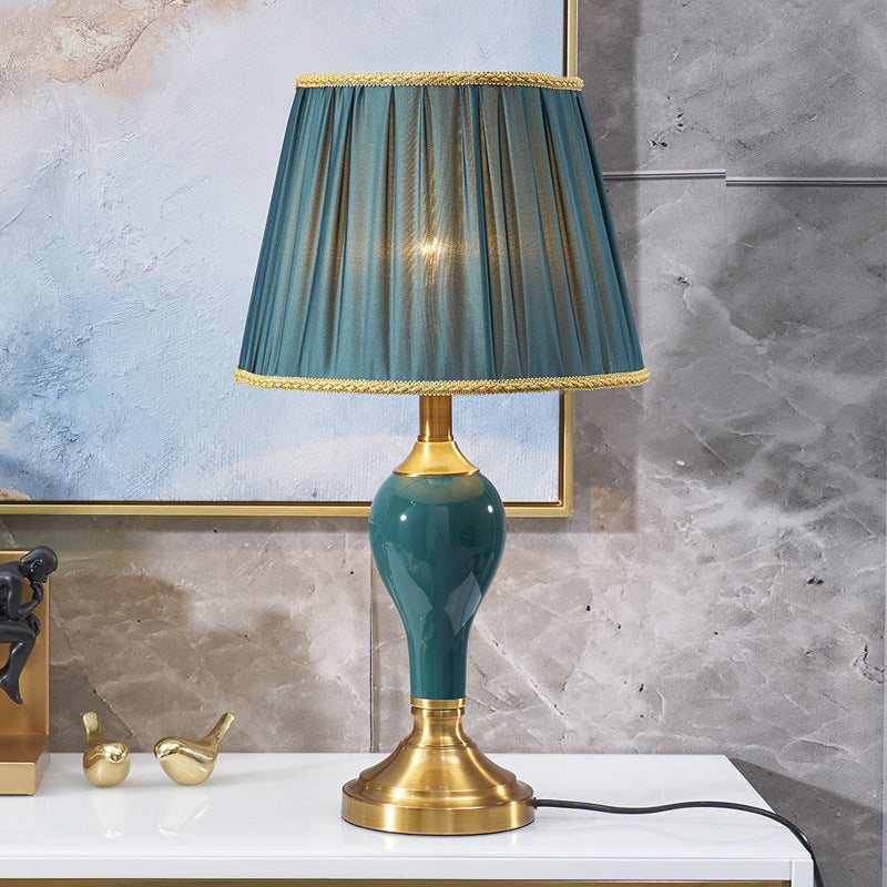 Ceramic Bedside Lamp – Warm Modern Design