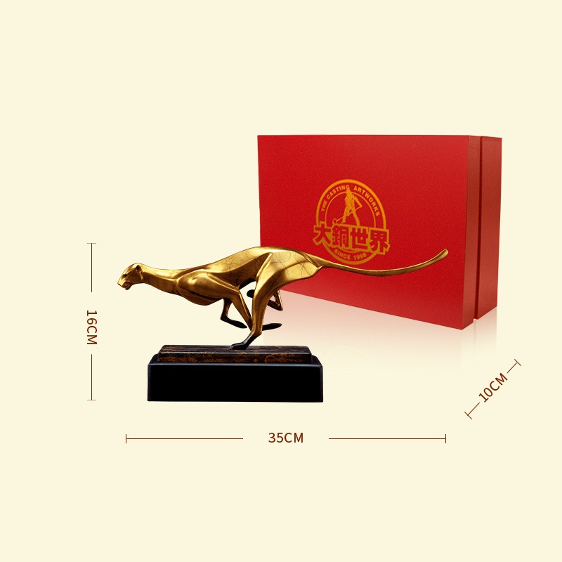 Copper Leopard Sculpture – Modern Landscape Animal Ornament